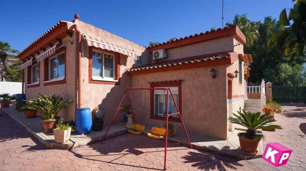 Chalet independiente en venta en Calle Ruinas de Petra, San Fulgencio
thumbnail 1