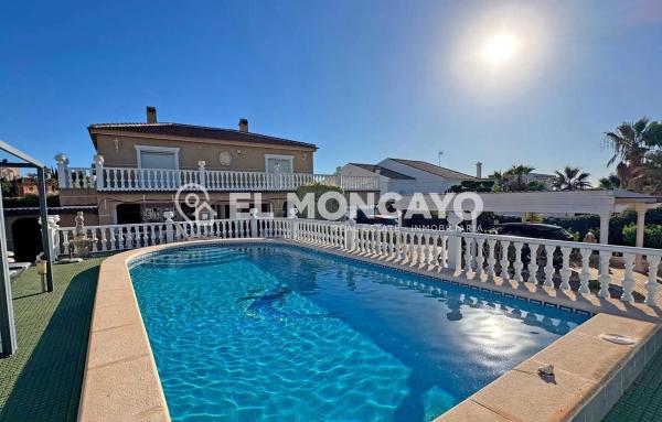 Chalet independiente en venta en Calle Ruinas de Petra, San Fulgencio
photo 1