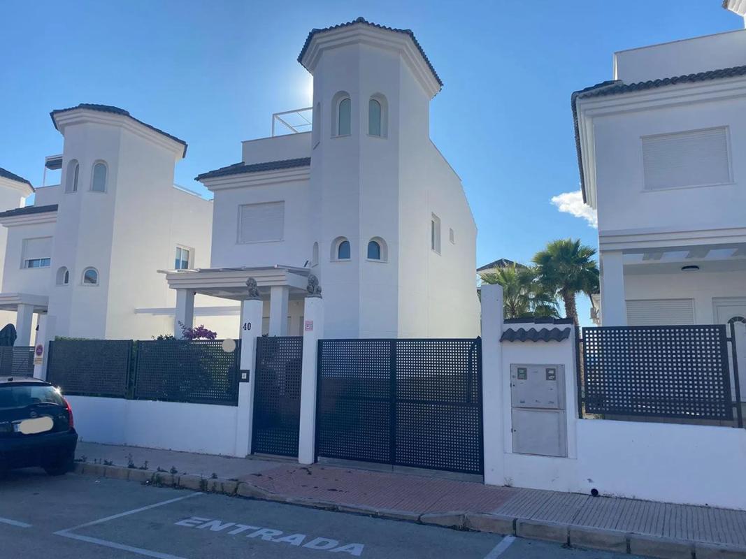 Venta de chalet independiente en Calle Winston Churchill, 2, San Fulgencio
photo 1