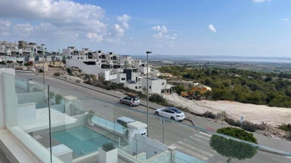 Chalet independiente en venta en Centro, San Miguel de Salinas
thumbnail 2