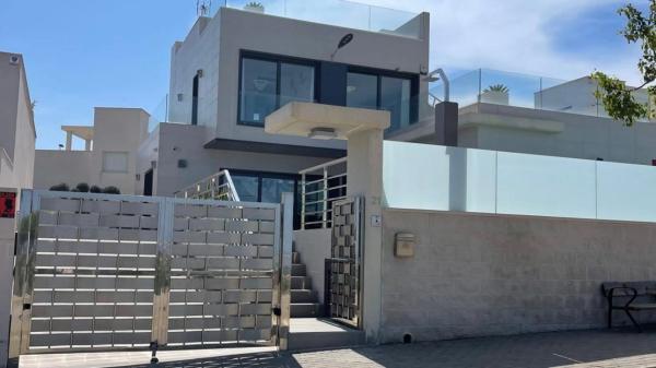 Chalet independiente en venta en Centro, San Miguel de Salinas
 photo 4