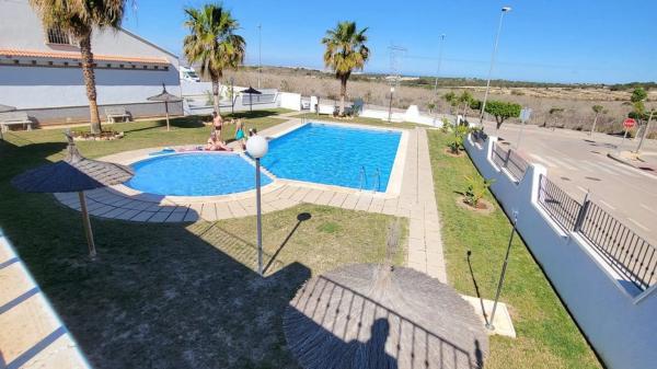 Chalet adosado en venta en Centro , San Miguel de Salinas photo 1