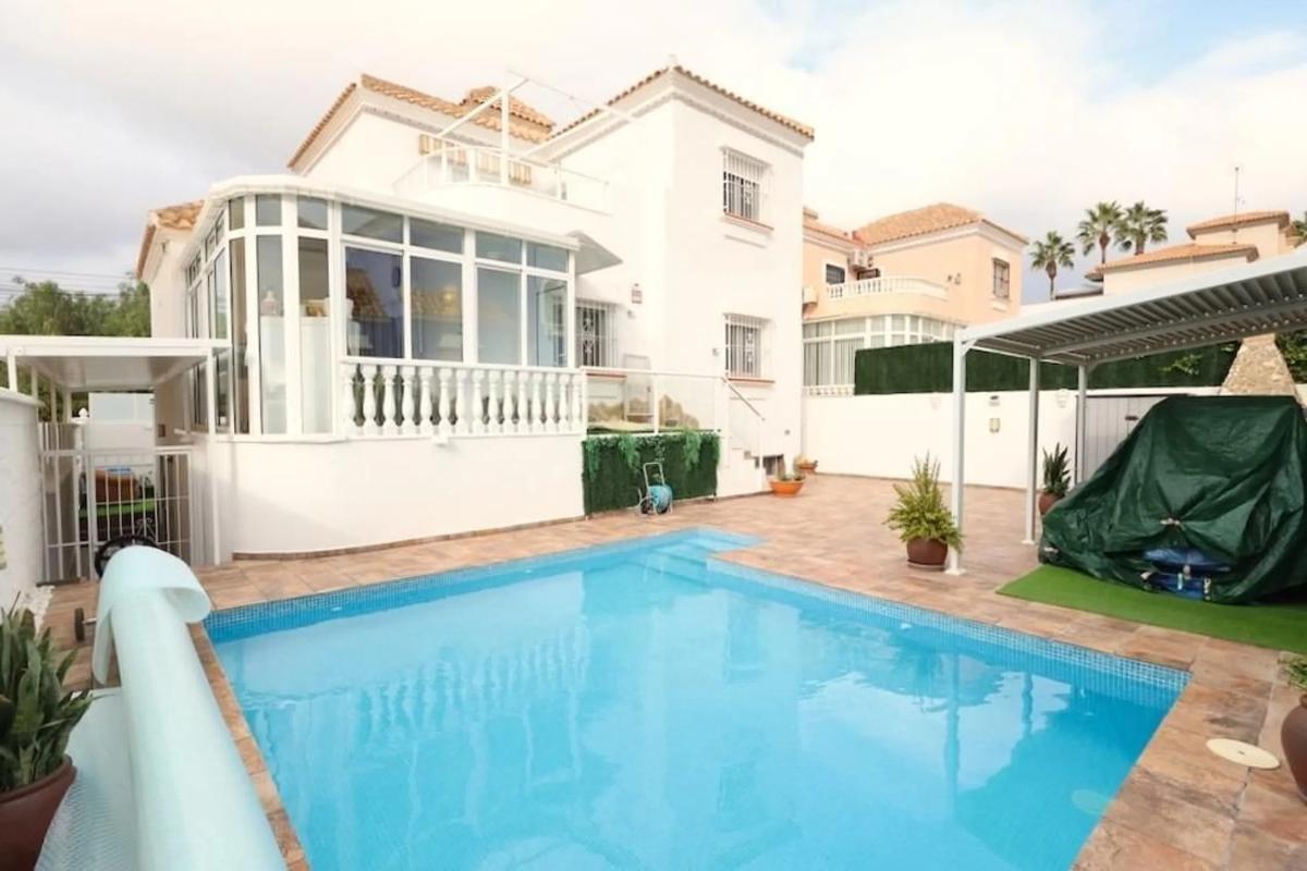 Venta de chalet independiente en Blue Lagoon - Galán, San Miguel de Salinas
photo 1