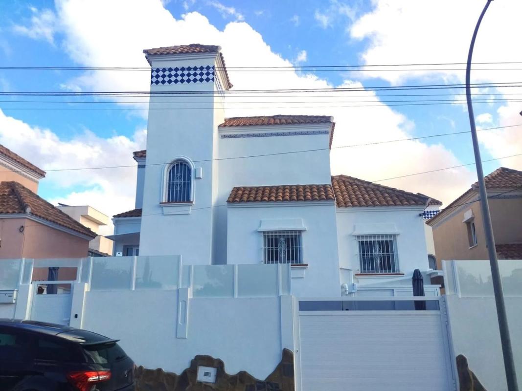 Venta de chalet independiente en Blue Lagoon - Galán, San Miguel de Salinas
photo 2
