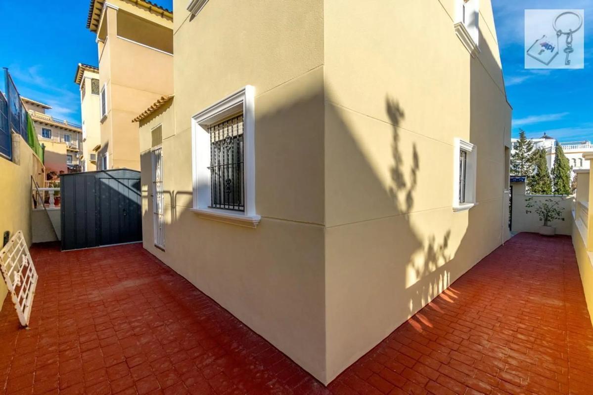 Venta de chalet independiente en Blue Lagoon - Galán, San Miguel de Salinas
photo 4