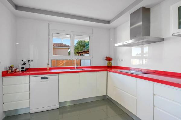 Chalet independiente en venta en Calle Noruega, 25, San Miguel de Salinas
photo 1