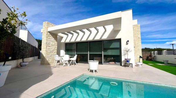 Chalet independiente en venta en Blue Lagoon - Galán, San Miguel de Salinas
photo 1
