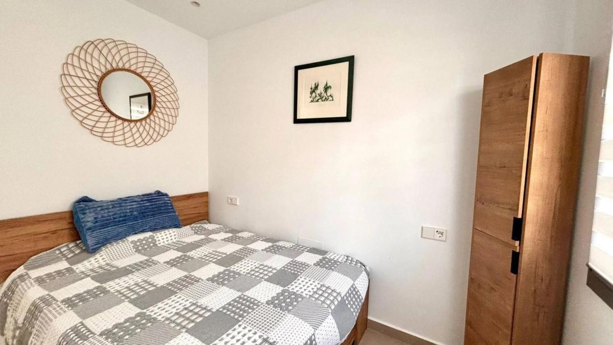 Sale of independent chalet in Blue Lagoon - Galán, San Miguel de Salinas
 photo 2
