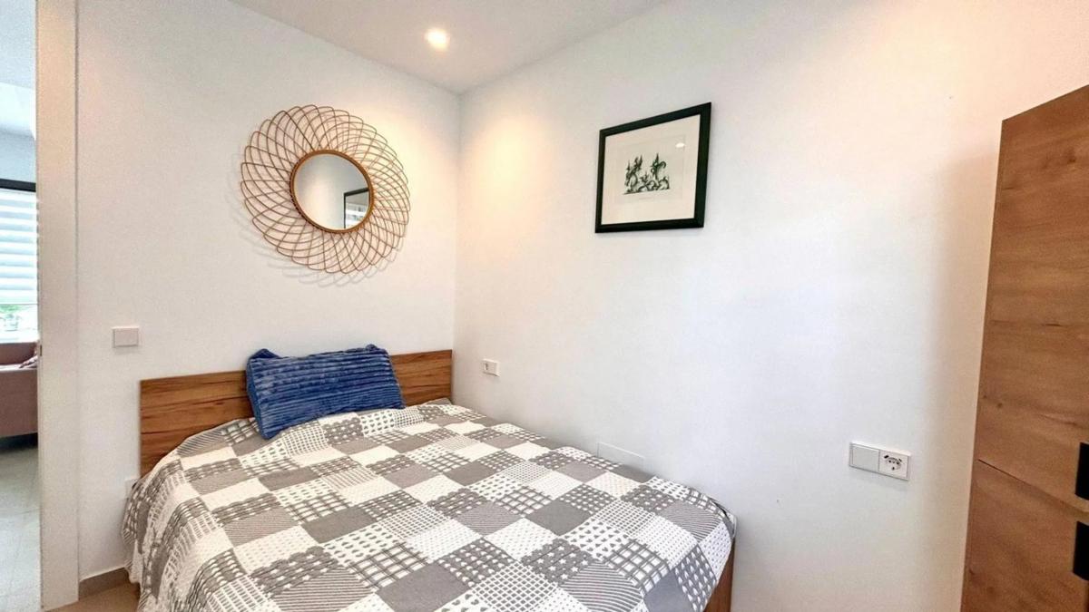 Sale of independent chalet in Blue Lagoon - Galán, San Miguel de Salinas
 photo 3