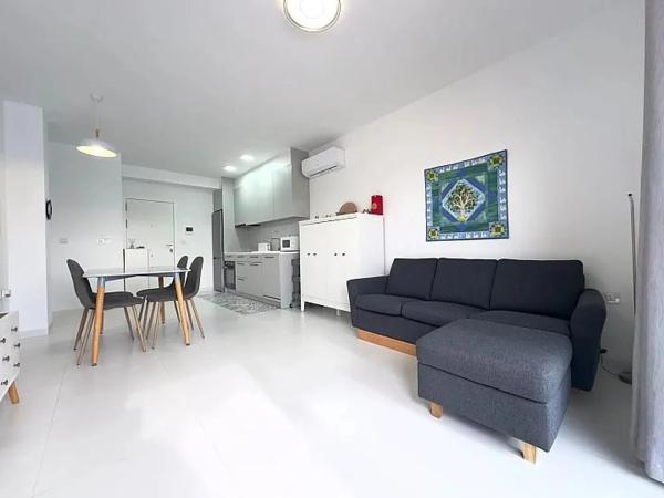 Продажа квартиры на Calle Bach, 4, Сан-Мигель-де-Салинас
 photo 1