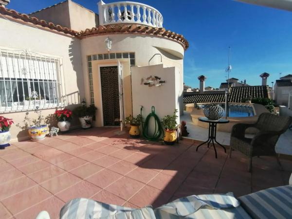 Chalet wolnostojący na sprzedaż w  Calle Río Turia, 8, San Miguel de Salinas photo 3