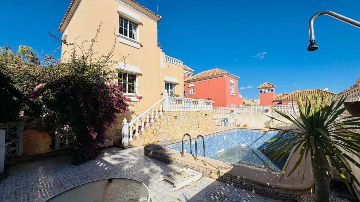 Venta de chalet independiente en Blue Lagoon - Galán, San Miguel de Salinas
photo 2