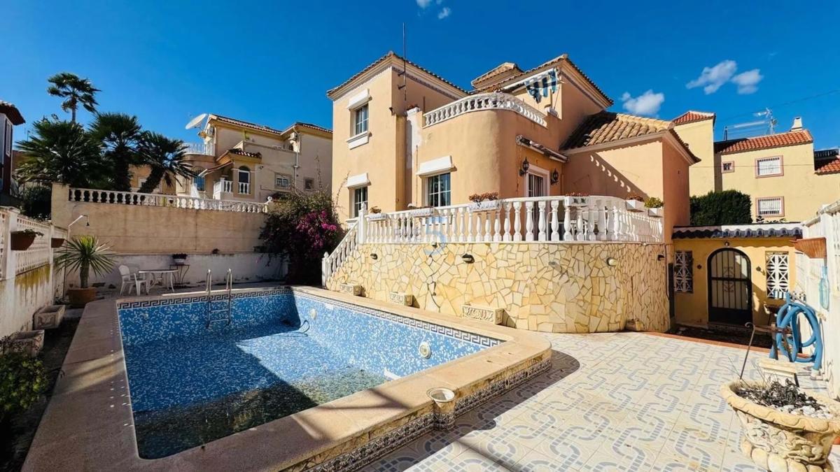 Venta de chalet independiente en Blue Lagoon - Galán, San Miguel de Salinas
photo 4