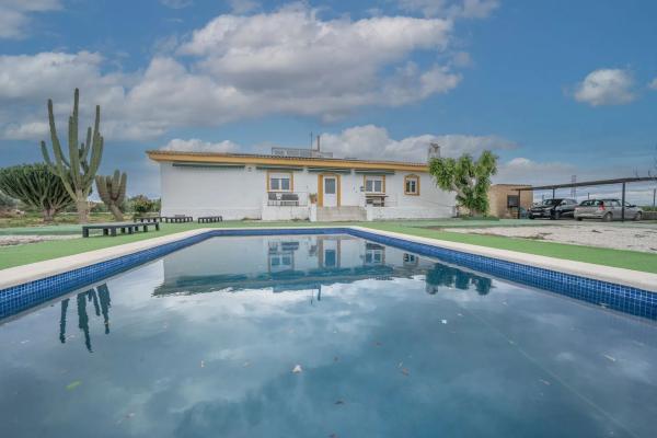 Chalet independiente en venta en Camino Aniorte, San Miguel de Salinas
 photo 1