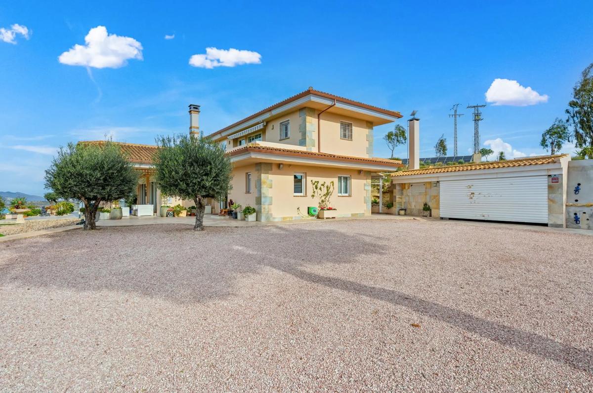 Properties for sale and rent in Spain photo 1