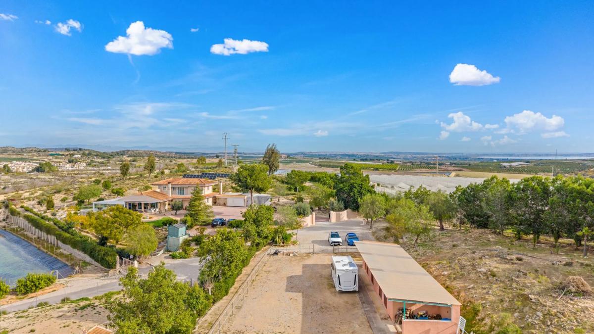 Properties for sale and rent in Spain photo 4