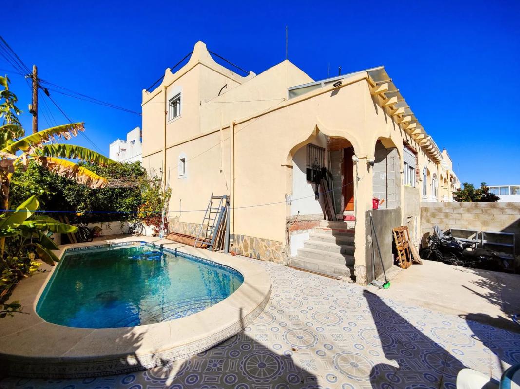 Venta de chalet adosado en Avenida de Levante , San Miguel de Salinas photo 1