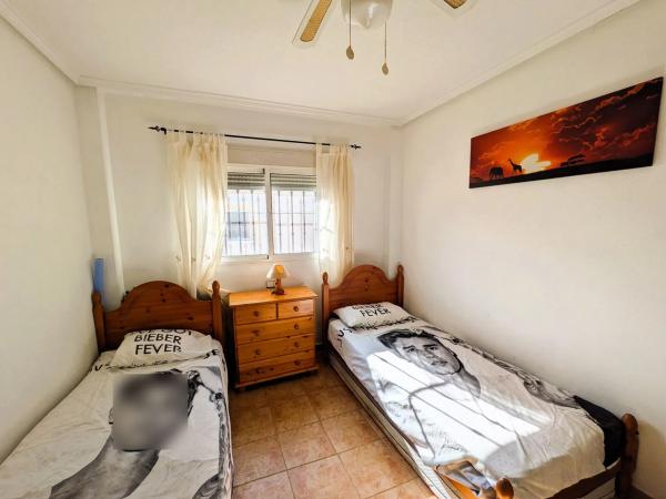 Chalet wolnostojący na sprzedaż w CL RIO SECO, San Miguel de Salinas thumbnail 1