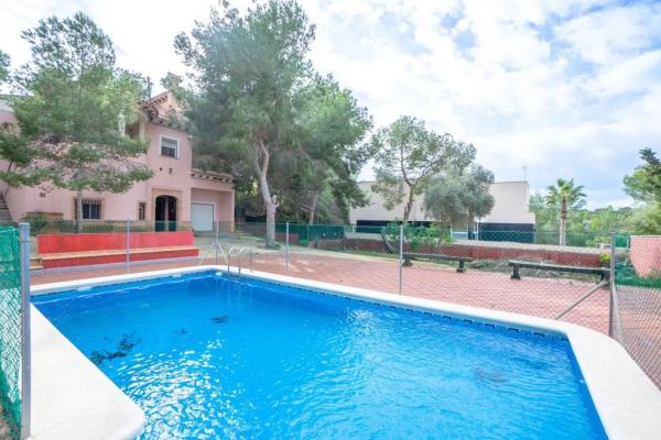 Independent chalet for sale in Ciudad de las Comunicaciones, San Miguel de Salinas
 photo 1