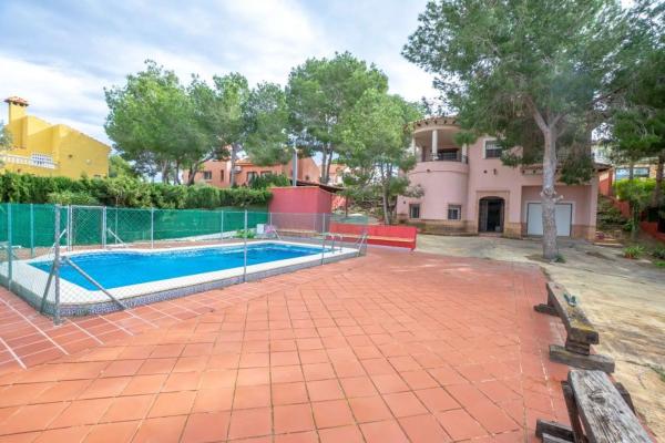 Independent chalet for sale in Ciudad de las Comunicaciones, San Miguel de Salinas
 photo 2