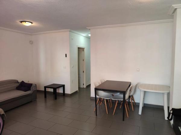 Продажа квартиры на Calle Torrevejenses Ausentes, Торревьеха
photo 1