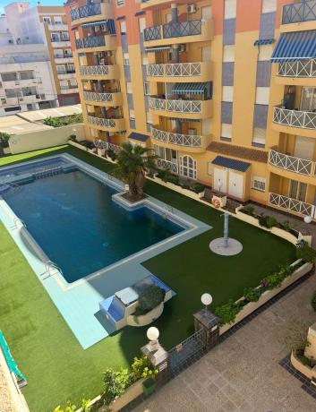 Продажа квартиры на Calle Villa Madrid, 34, Торревьеха
photo 1