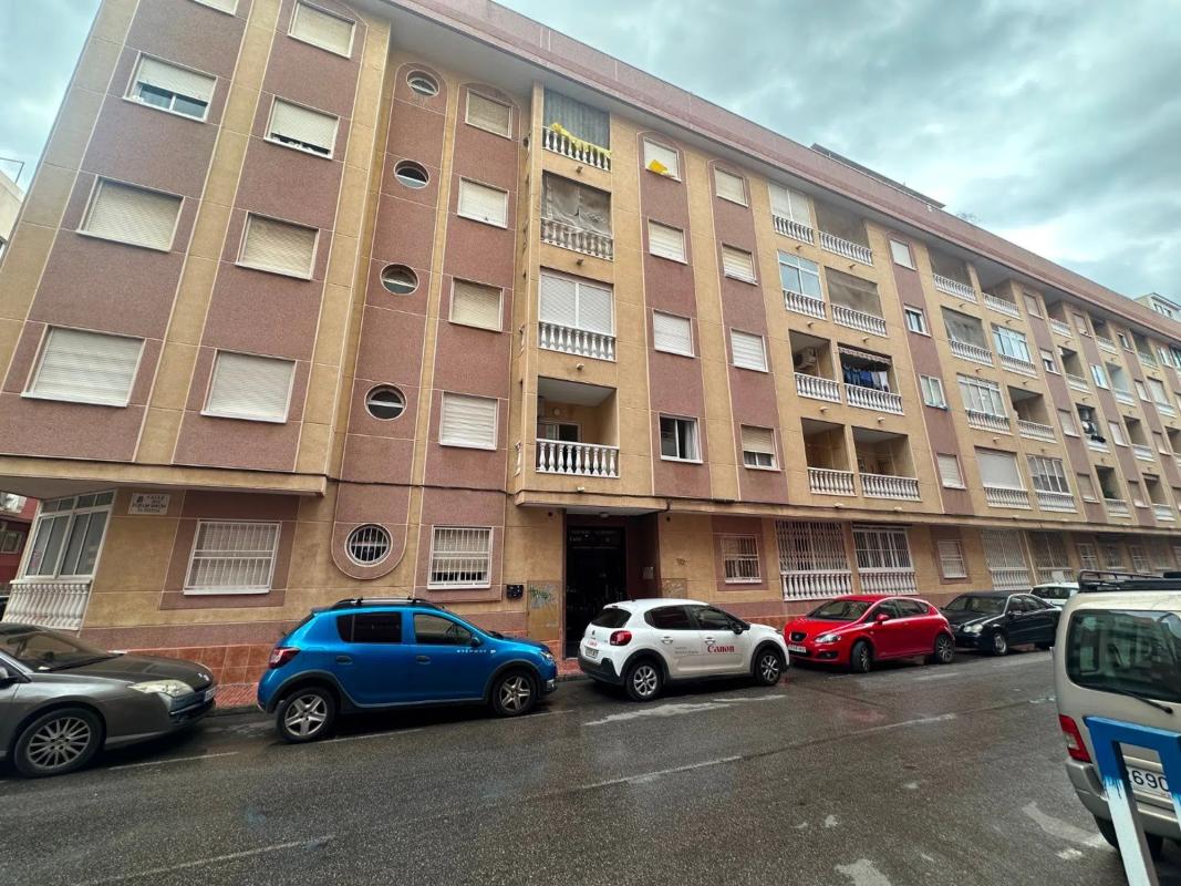Venta de piso en Barrio Parque de las Naciones, Torrevieja
photo 1