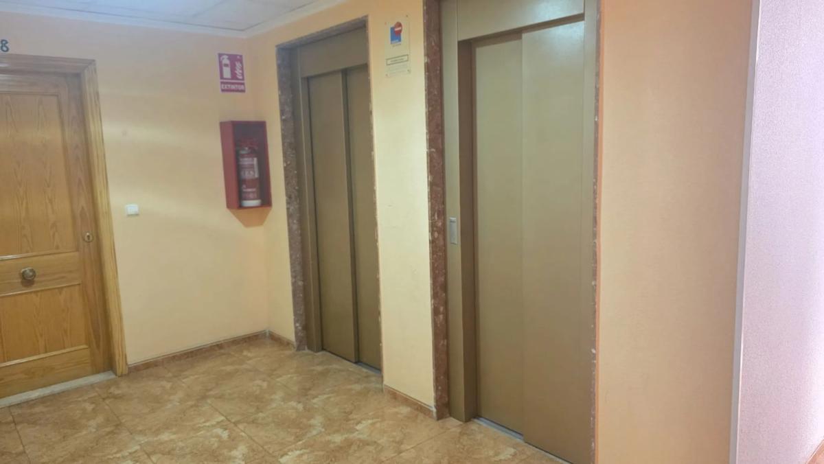 Venta de piso en Calle d Manuel Martinez Guirao, 16, Torrevieja
 photo 2