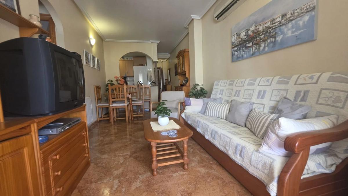 Venta de piso en Calle d Manuel Martinez Guirao, 16, Torrevieja
 photo 3