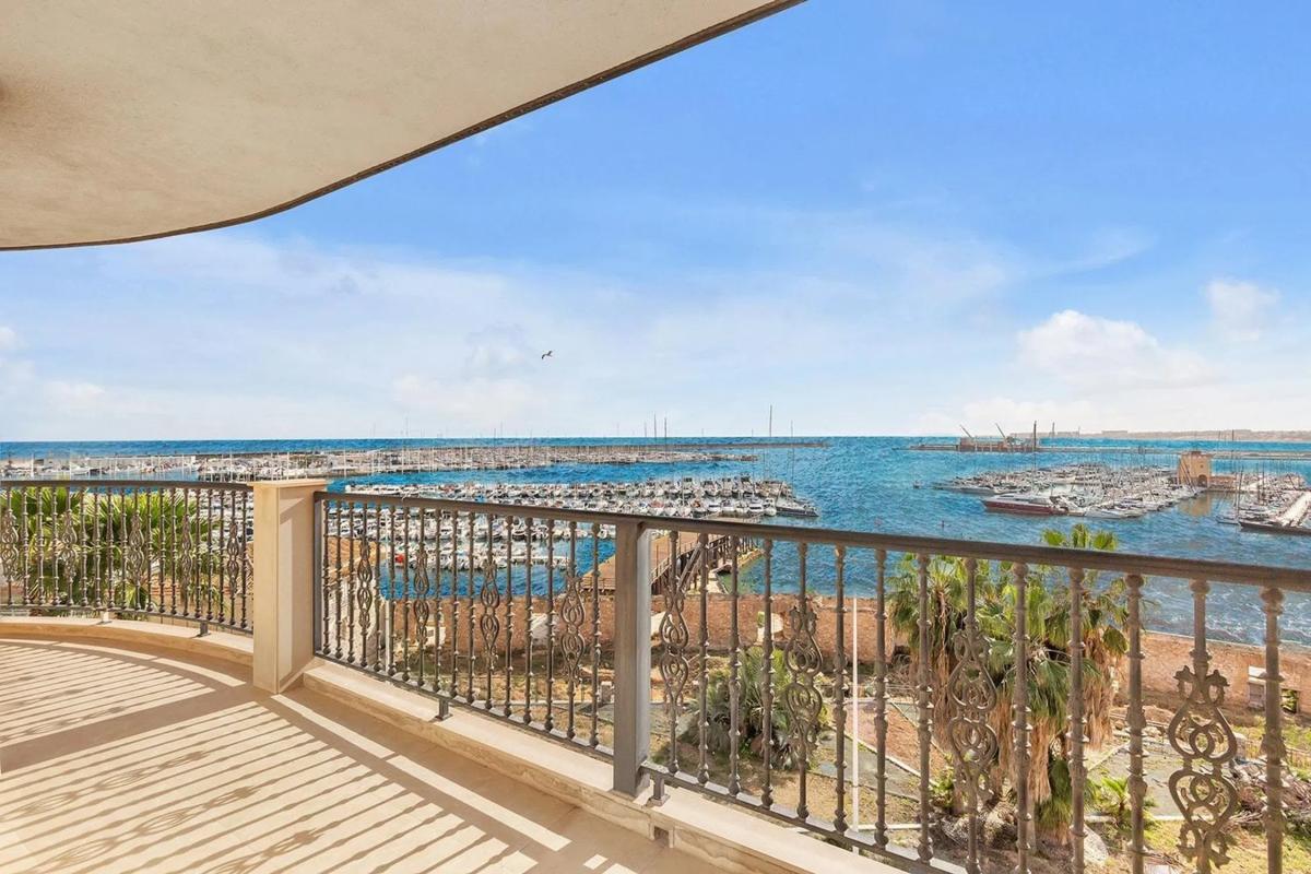 Venta de piso en Calle Patricio Perez, 1, Torrevieja
photo 1