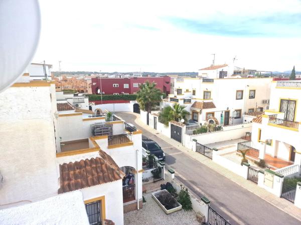 Dom szeregowy na sprzedaż w  Laguna de la ruidera s/n , Torrevieja photo 2