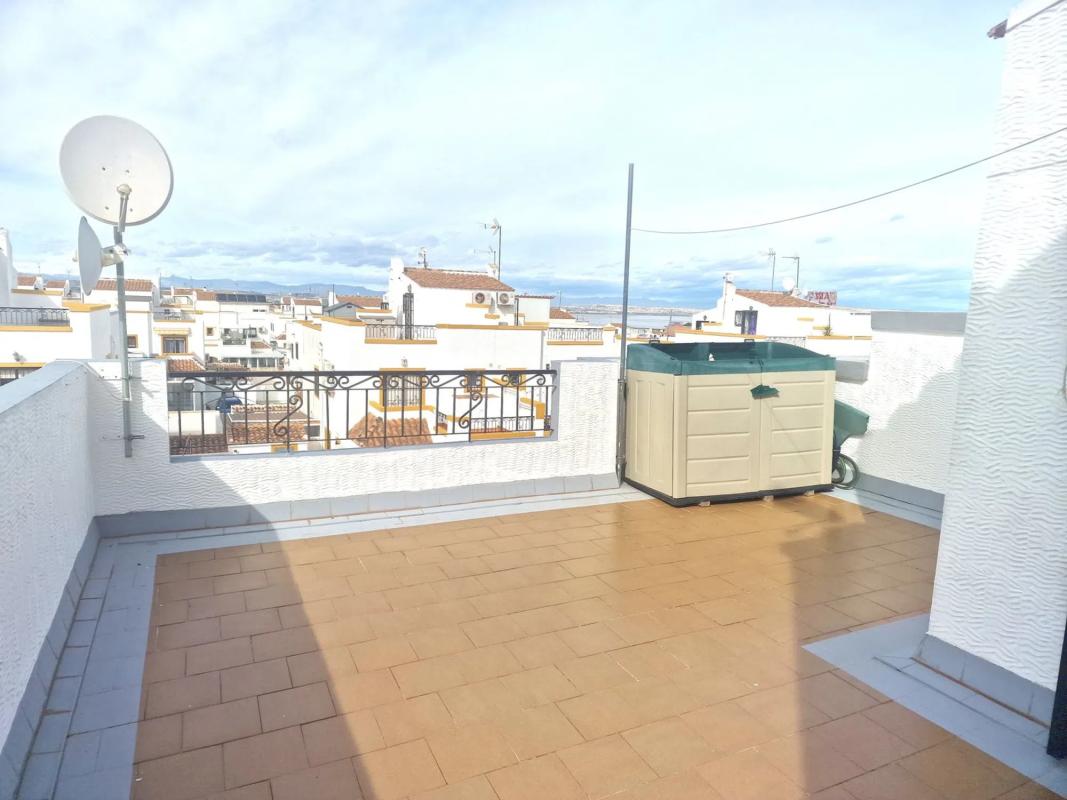 Sale of townhouse in Laguna de la ruidera s/n , Torrevieja photo 3
