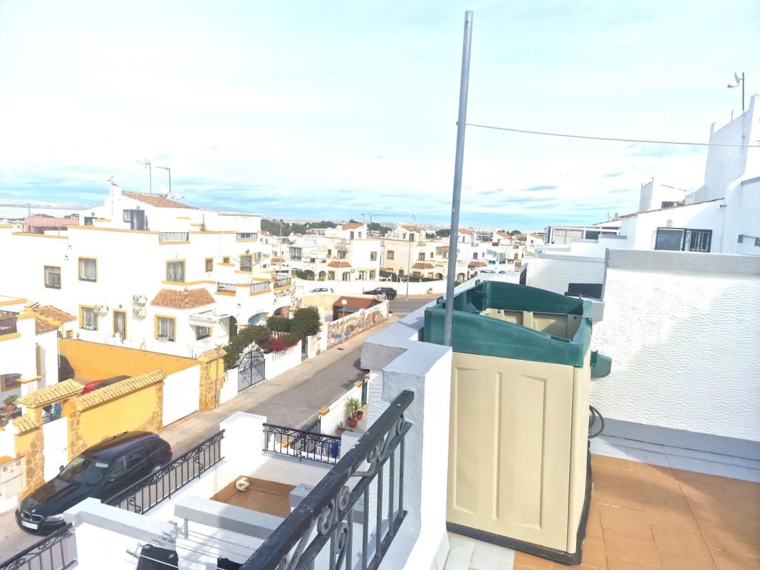 Sale of townhouse in Laguna de la ruidera s/n , Torrevieja photo 5