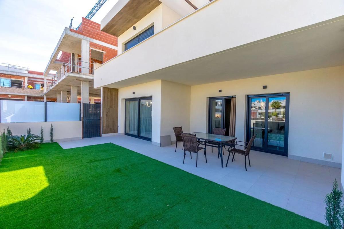 Venta de piso en Calle Nicolás Copérnico, 2, Torrevieja
photo 3
