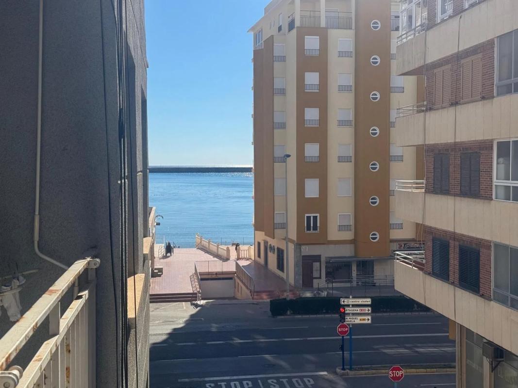 Venta de piso en Barrio El Acequión, Torrevieja
photo 2