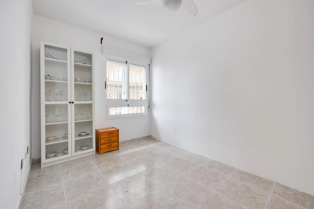 Venta de piso en Avenida Desiderio Rodríguez, Torrevieja
photo 1