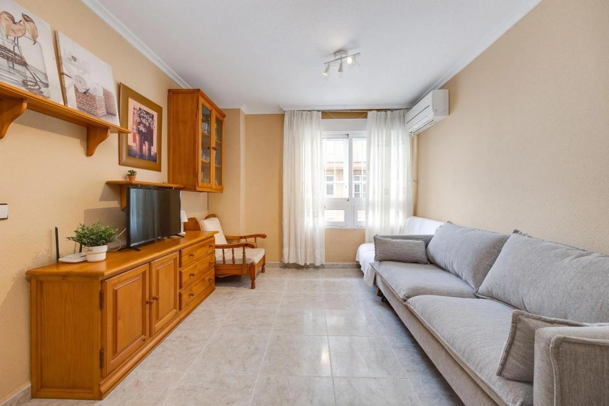 Venta de piso en Avenida Desiderio Rodríguez, Torrevieja
photo 4