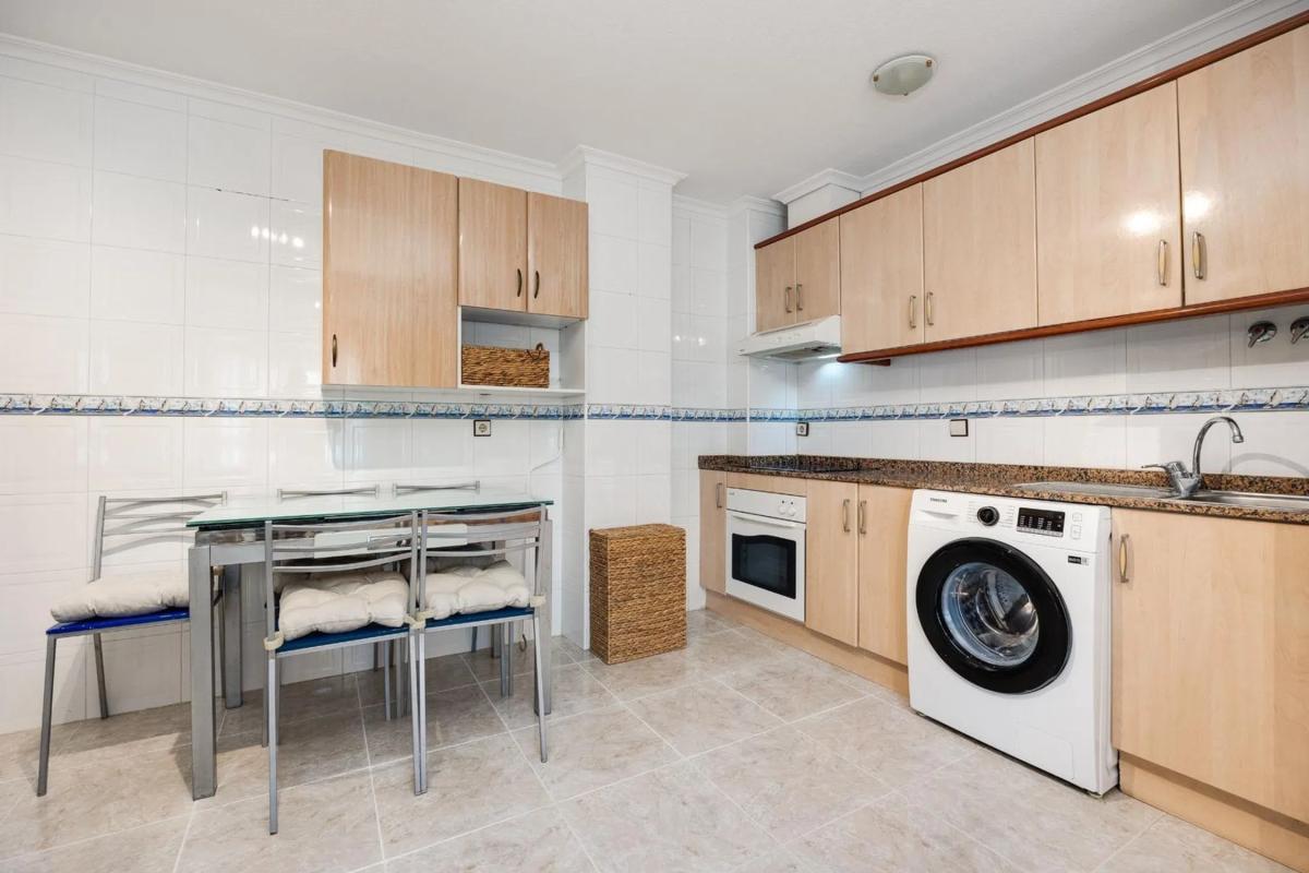 Venta de piso en Avenida Desiderio Rodríguez, Torrevieja
photo 5