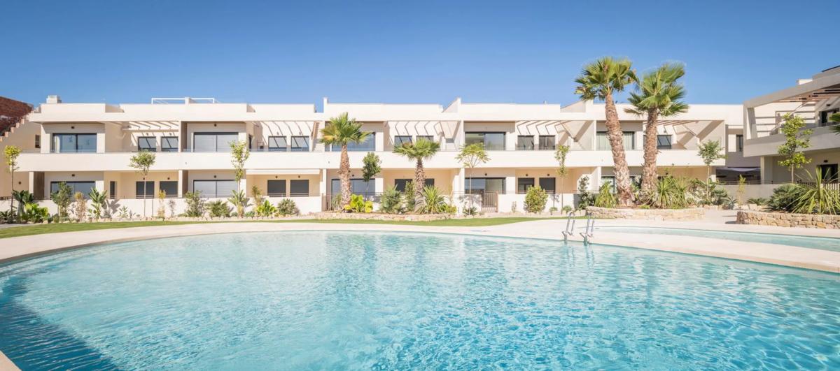 Venta de chalet adosado en  Calle Maestro Quino , Torrevieja photo 3