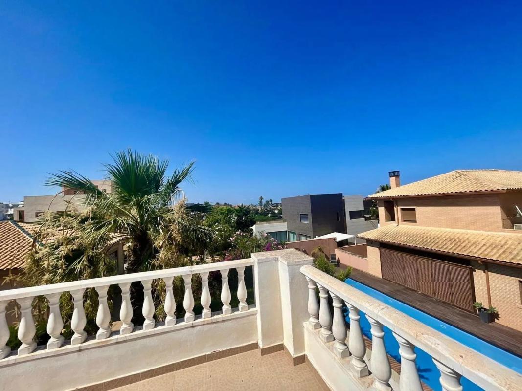 Sale of apartment in Calle Pitas, Torrevieja
photo 1