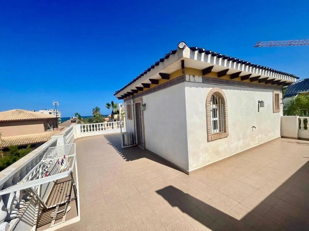 Sale of apartment in Calle Pitas, Torrevieja
photo 3