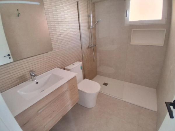 Venta de piso en Avenida Virgen del Carmen, Torrevieja
thumbnail 3