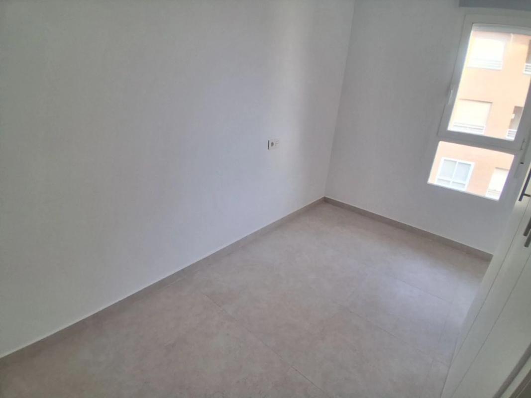 Venta de piso en Avenida Virgen del Carmen, Torrevieja
photo 4