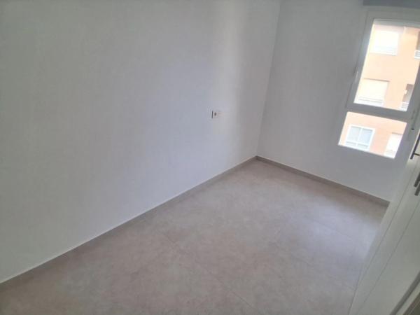 Venta de piso en Avenida Virgen del Carmen, Torrevieja
 photo 4