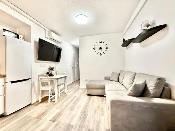 Sprzedaż mieszkania w Avenida del Mediterráneo, 36, Torrevieja
 photo 1