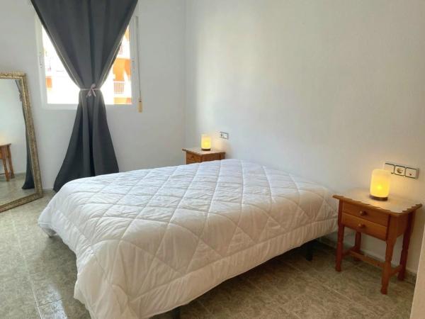 Venta de piso en Barrio Gaspar Perrelló, Torrevieja
 photo 2