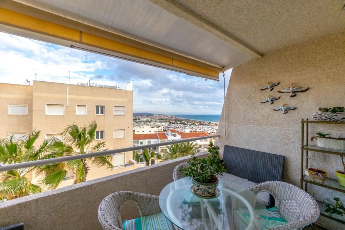 Venta de ático en Barrio Cabo Cervera, Torrevieja photo 2