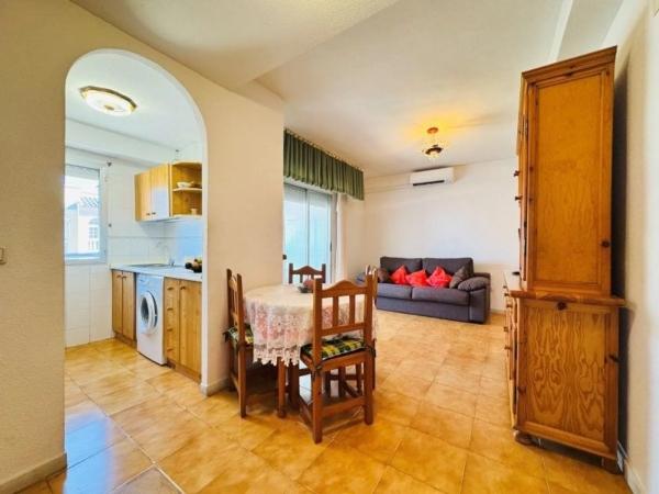 Venta de piso en Barrio Gaspar Perrelló, Torrevieja
 photo 1