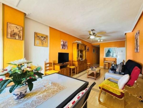 Venta de piso en Barrio Gaspar Perrelló, Torrevieja
 photo 1