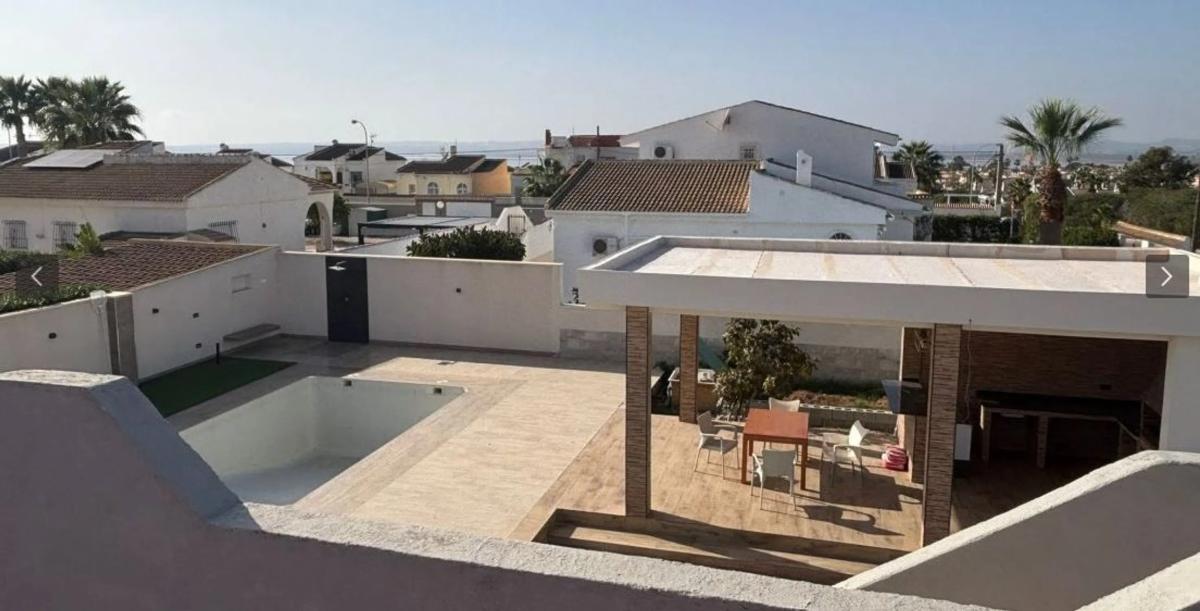 Venta de chalet independiente en Barrio La Siesta - El Salado - Torreta, Torrevieja
photo 1